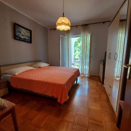 Apartments ISTRIA Baska Fam Tomasic Exteriör bild