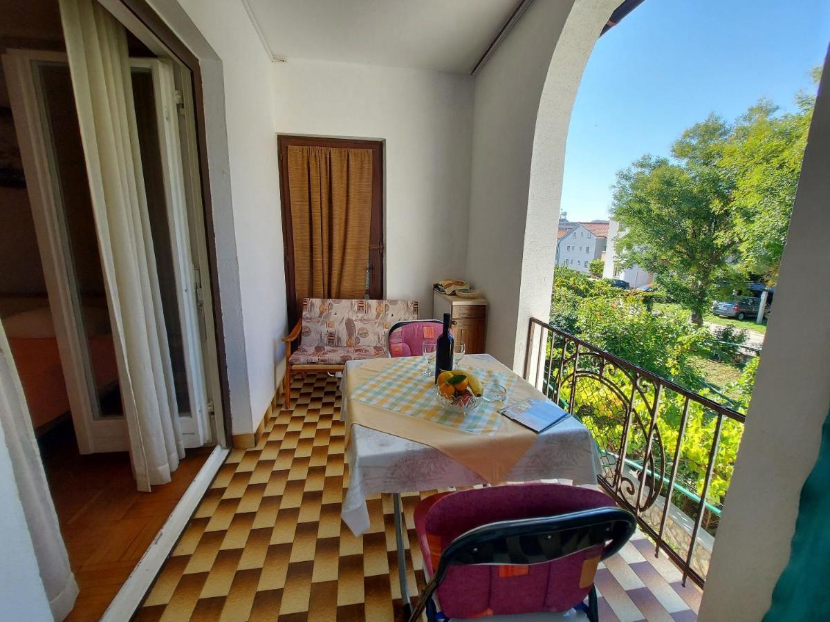 Apartments ISTRIA Baska Fam Tomasic Exteriör bild