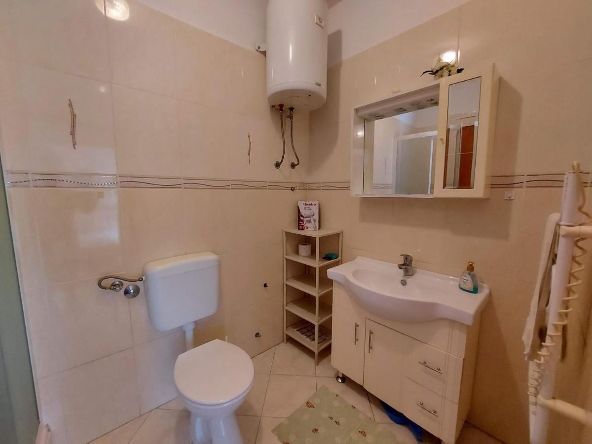 Apartments ISTRIA Baska Fam Tomasic Rum bild
