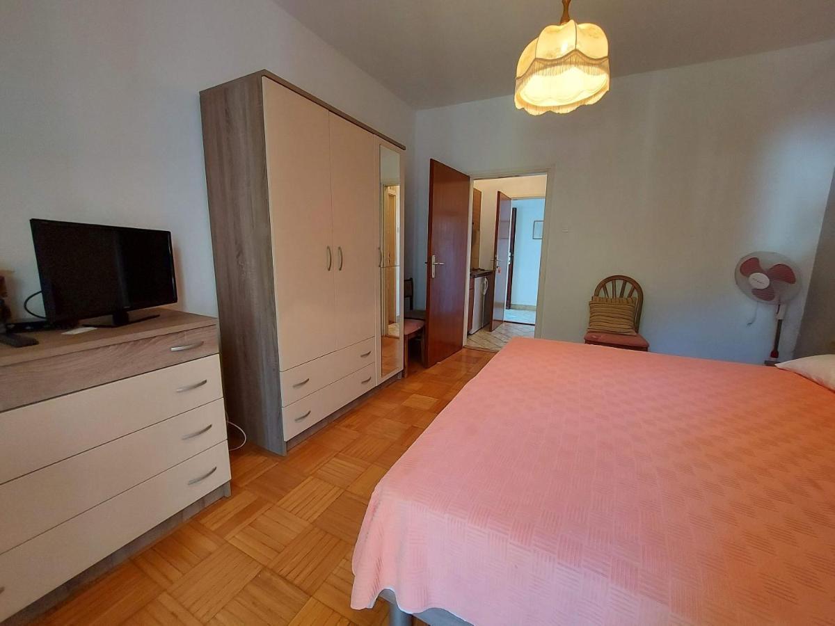 Apartments ISTRIA Baska Fam Tomasic Exteriör bild