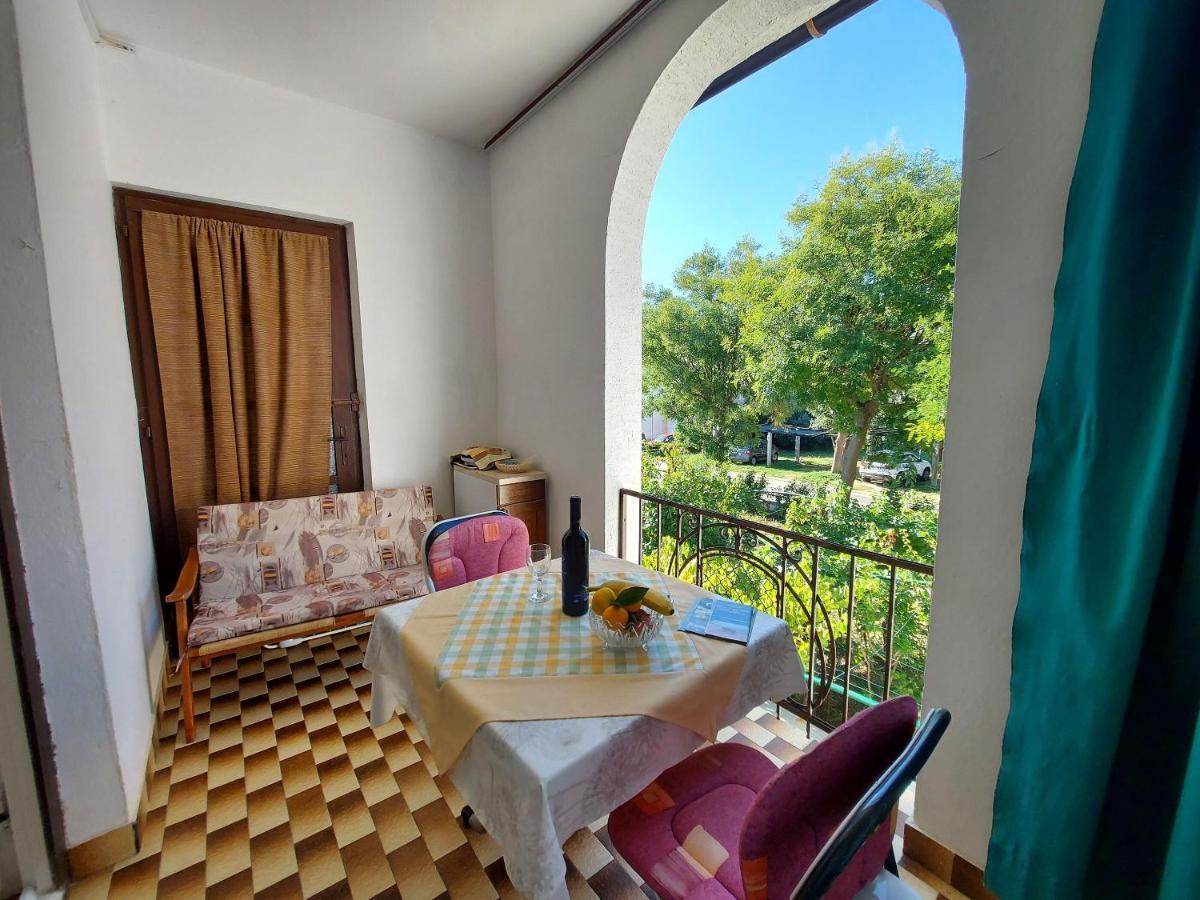 Apartments ISTRIA Baska Fam Tomasic Exteriör bild
