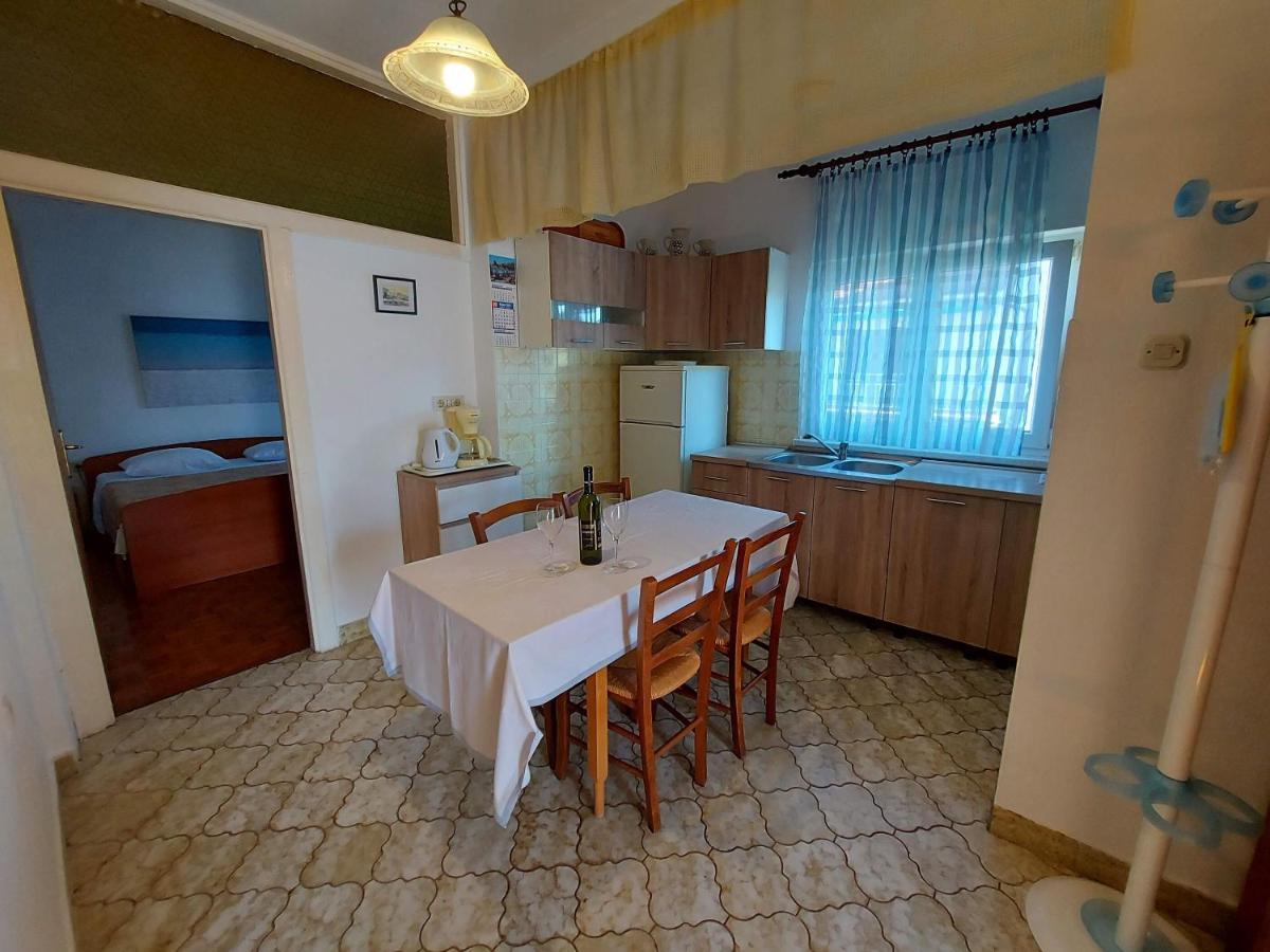 Apartments ISTRIA Baska Fam Tomasic Exteriör bild