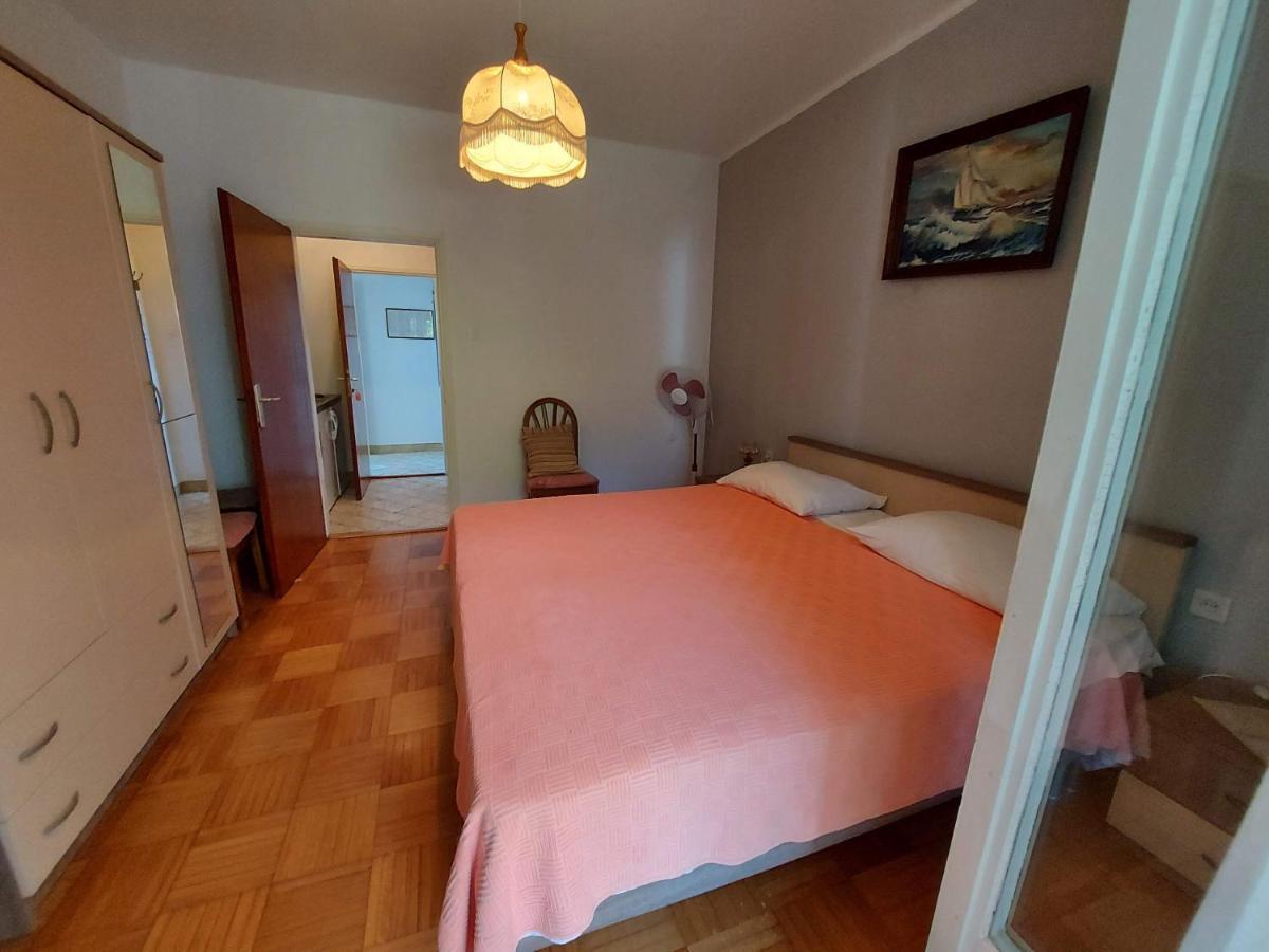 Apartments ISTRIA Baska Fam Tomasic Exteriör bild