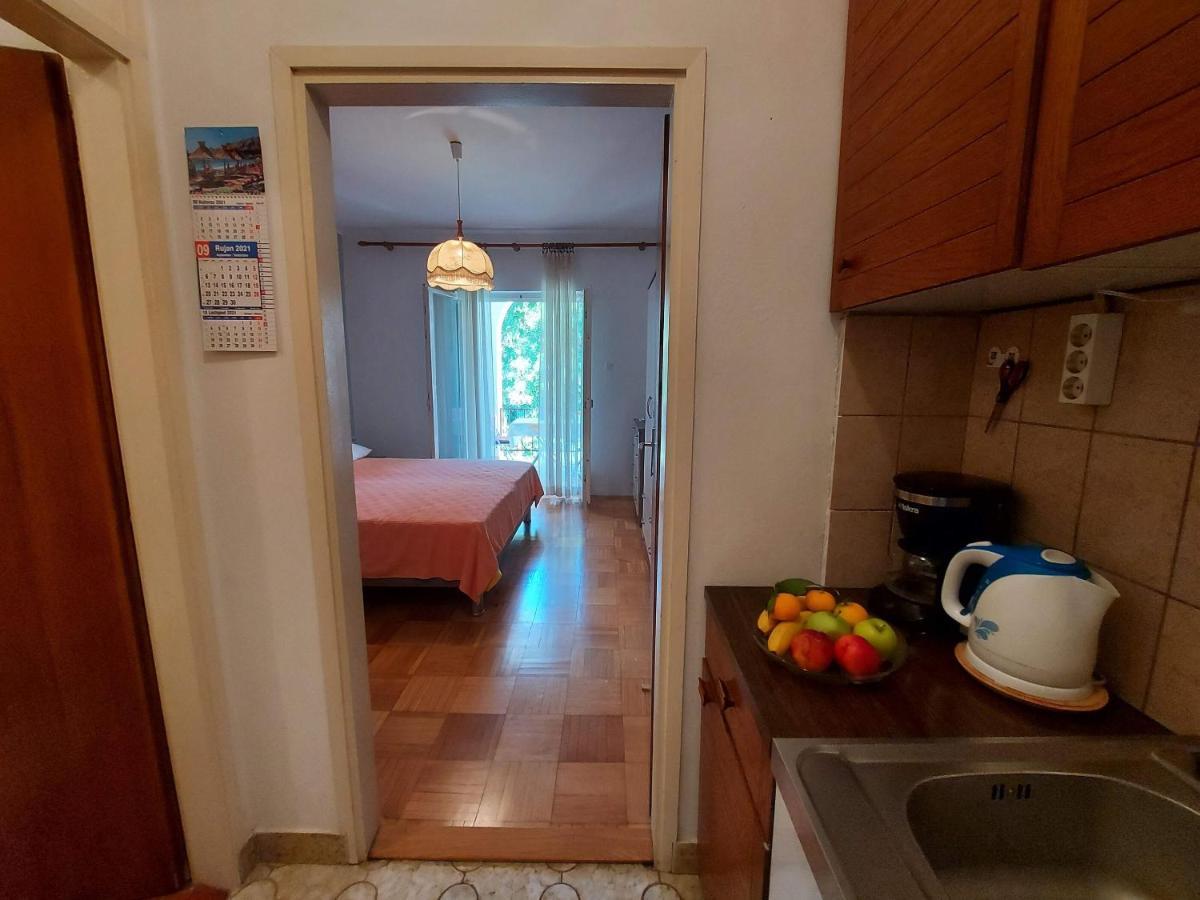 Apartments ISTRIA Baska Fam Tomasic Exteriör bild